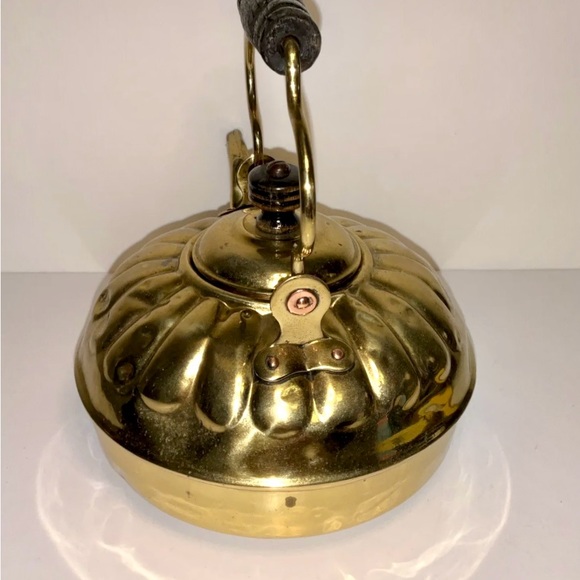 Antique Rare 1800’s Brass Tea Kettle With Wooden Handles - Picture 5 of 11